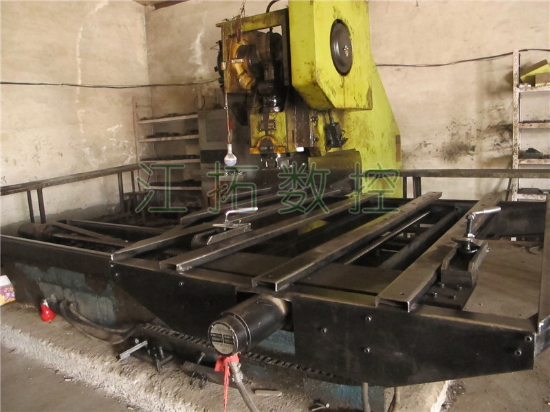 江拓?cái)?shù)控沖床設(shè)備